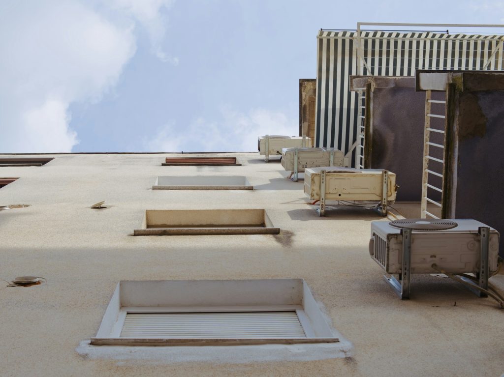 Smart HVAC for LA Condos: Smart Thermostats in HOAs