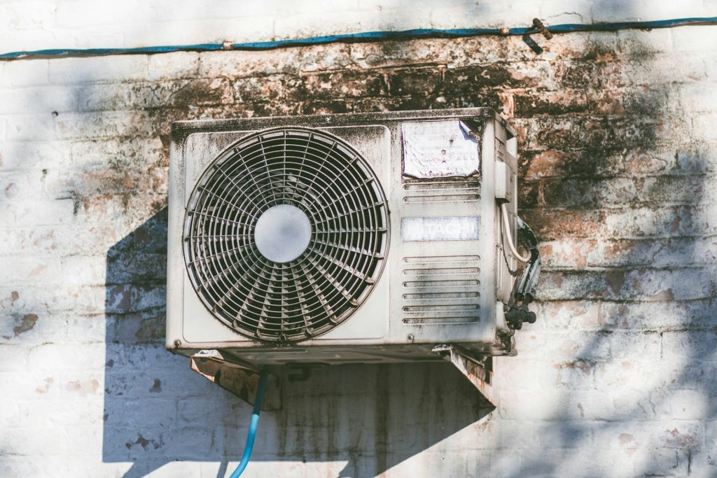 Recognizing HVAC Emergency Repair Needs in Irvine Homes