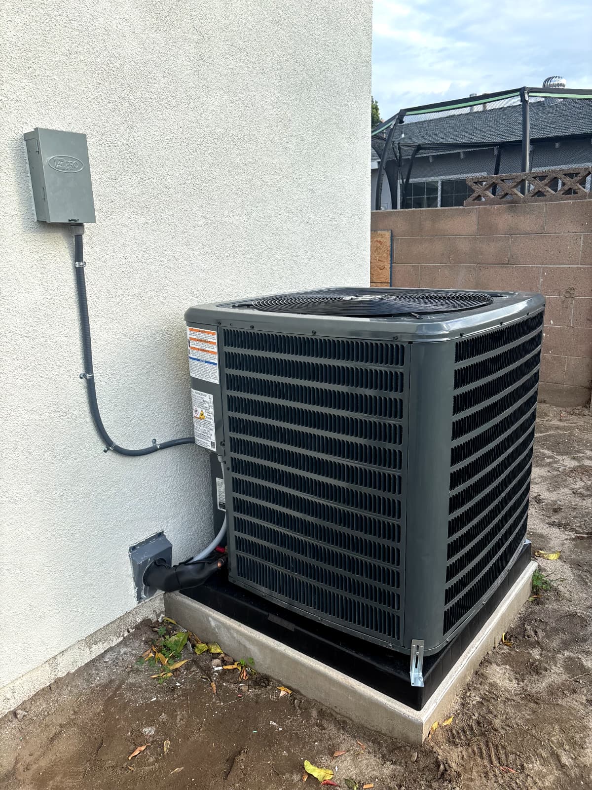New Goodman central air conditioner condenser installed by Best HVAC LA